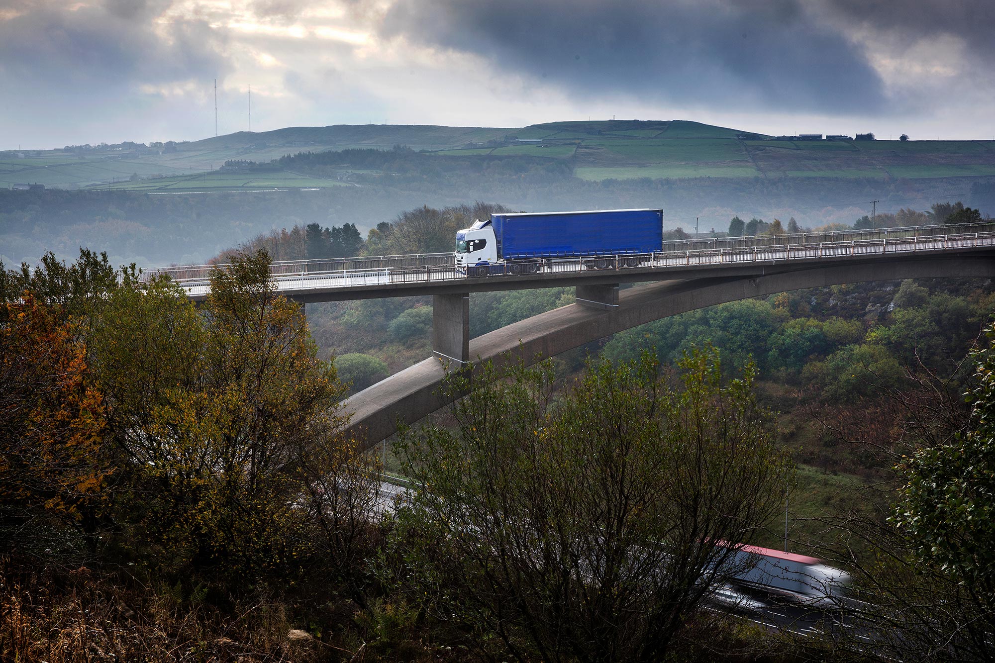 HGV Driving in High Winds: Safety, Planning & Guidance